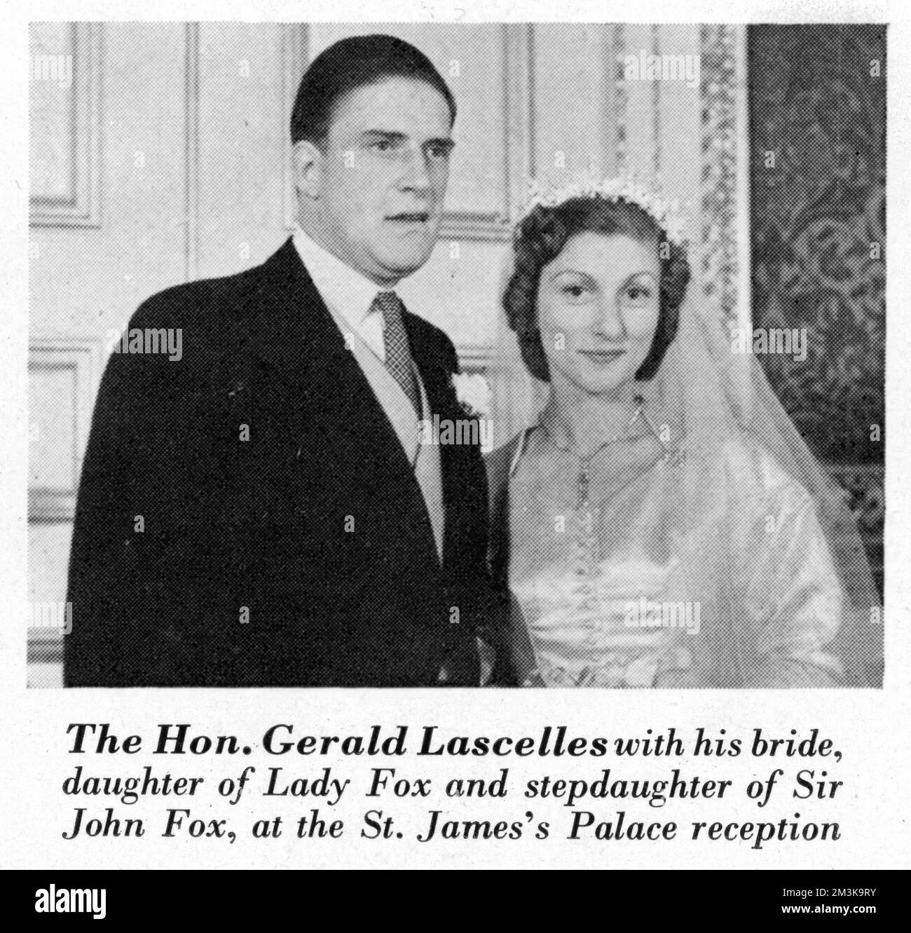 GERALD DAVID LASCELLES, figlio minore della principessa reale con la sua nuova moglie, l'ex Angela Dowding, dopo il loro matrimonio a St Margaret's nel 1953. Data: 1924 - Foto Stock