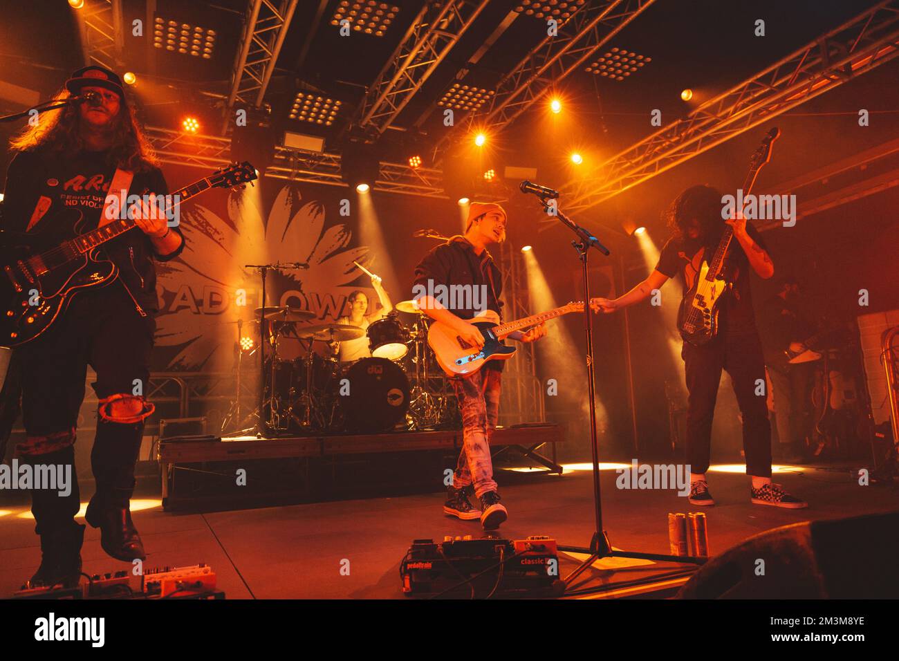 Milano, Italia. 15th Dec, 2022. La band hard rock americana Badflower si esibirà dal vivo al Circolo Magnolia di Segrate, Milano, il 15 dicembre 2022 (Foto di Maria Laura Arturi/NurPhoto) Credit: NurPhoto/Alamy Live News Foto Stock