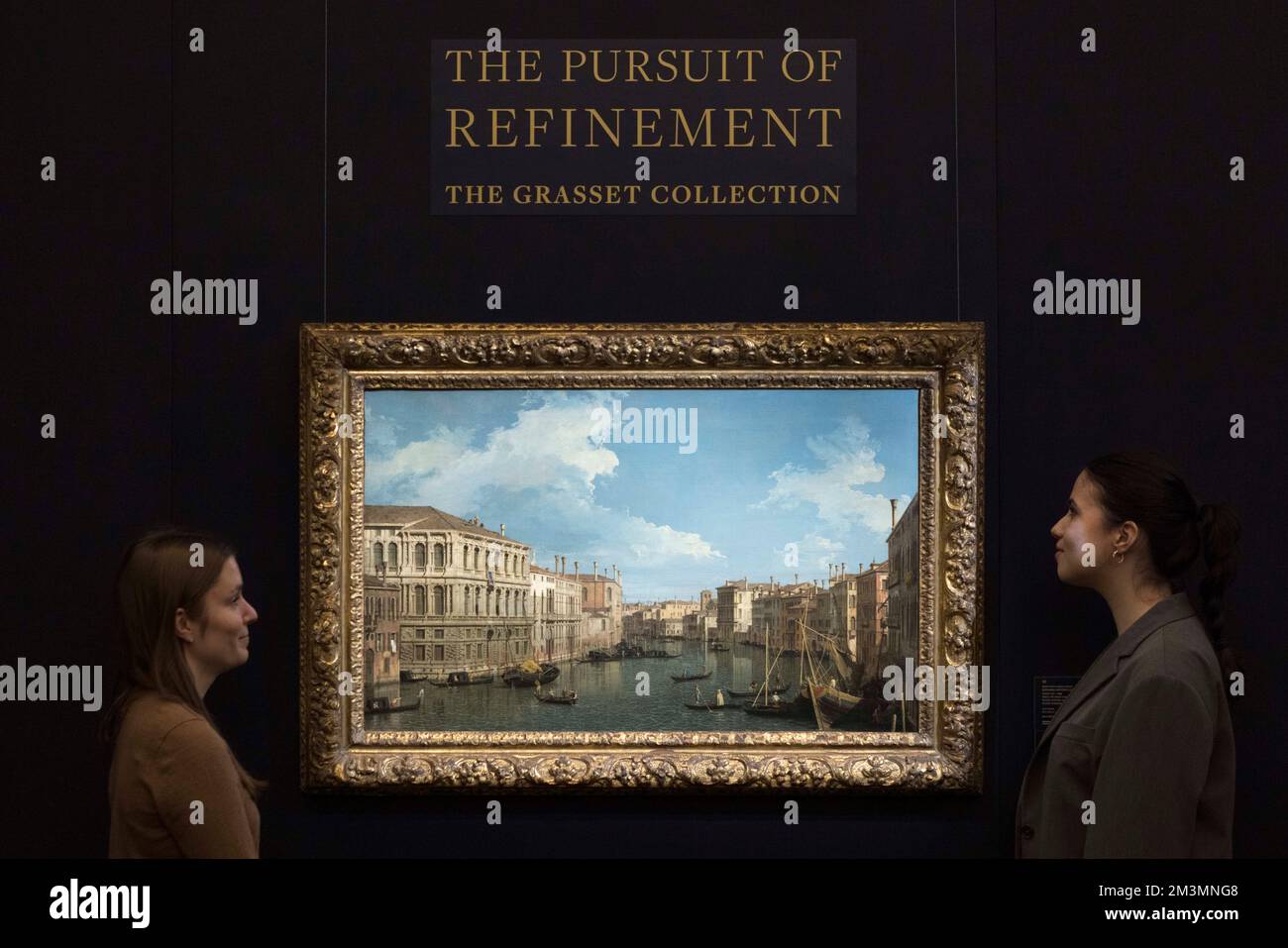 Il Canal Grande di Venezia del 18th° secolo l’artista italiano Canaletto, olio su tela, va in vendita alla Sotheby’s December Old Master Evening sale. Si stima Foto Stock