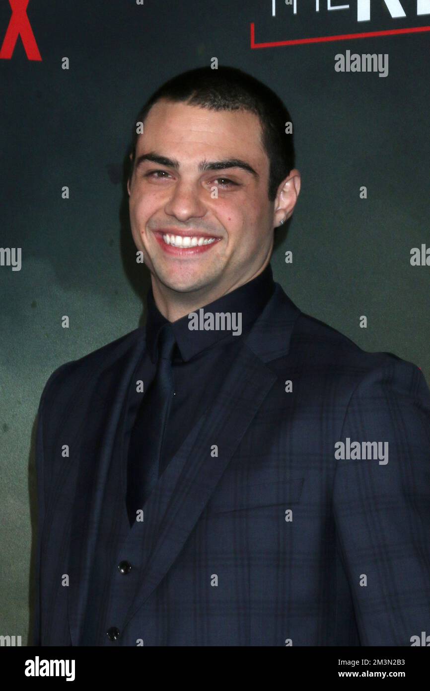 8 dicembre 2022, Los Angeles, CA, Stati Uniti d'America: LOS ANGELES - DEC 8: Noah Centineo al recruit Netflix Seriews Premiere di AMC Theaters di The Grove il 8 dicembre 2022 a Los Angeles, CA (Credit Image: © Kay Blake/ZUMA Press Wire) Foto Stock