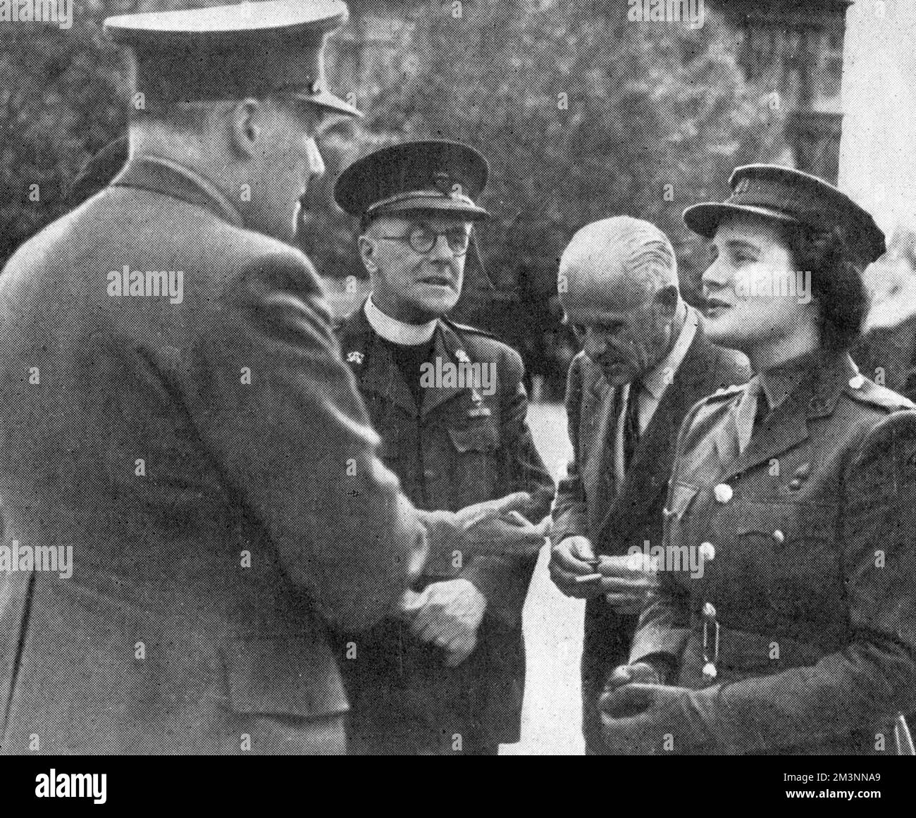 Mary Churchill battezza una mensa, 1944 anni Foto Stock