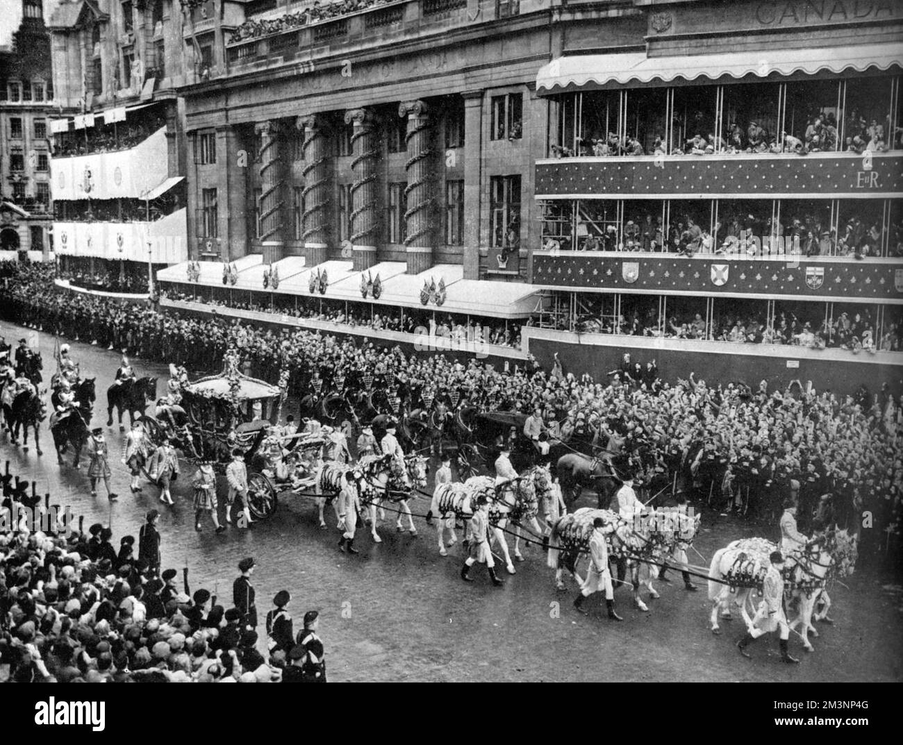 Winston Churchill sulla via dell'incoronazione, 1953 Foto Stock