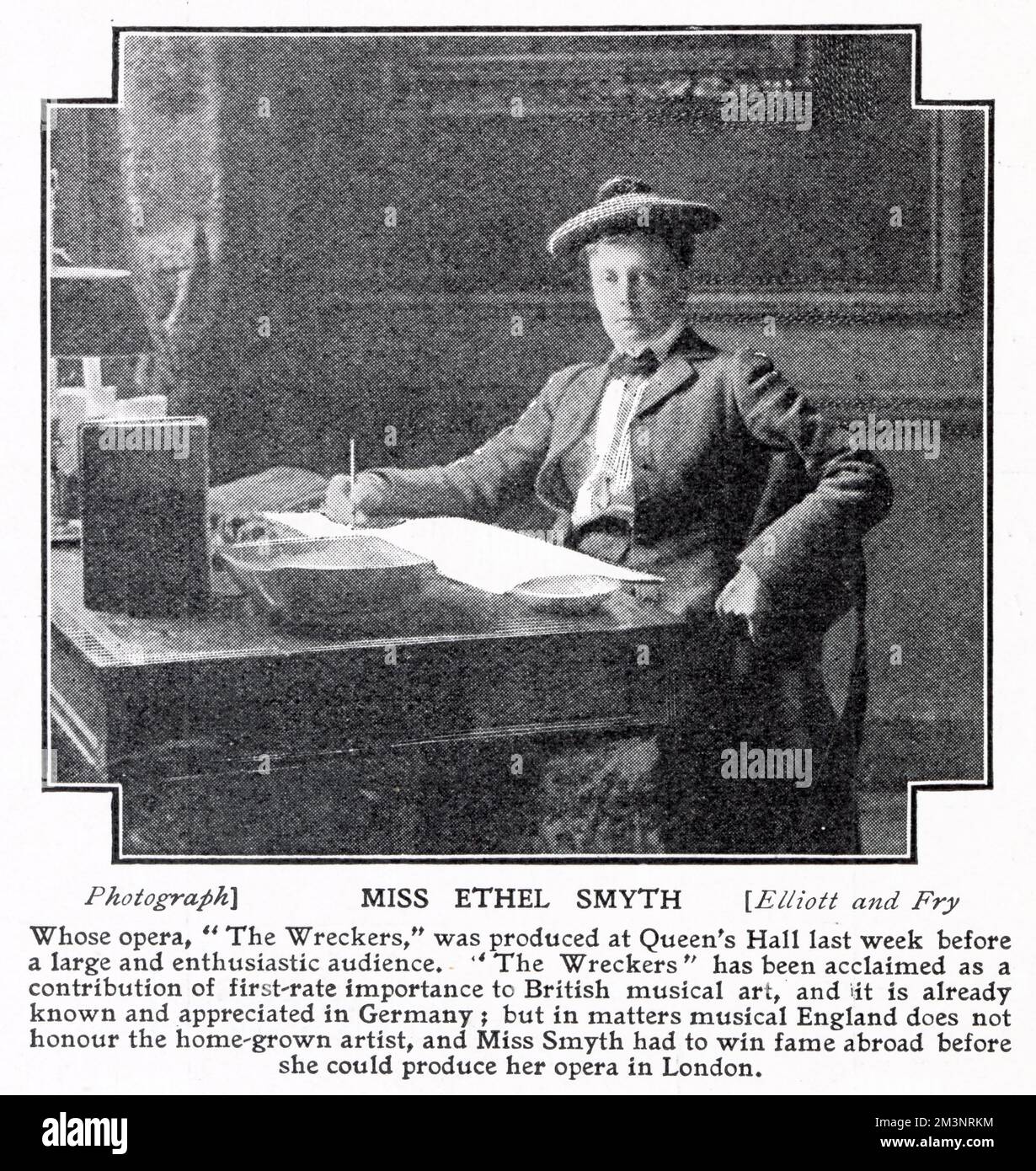 Ethel Smyth (1858 - 1944), compositore inglese e membro del movimento a suffragio femminile. Fotografa quando ha composto 'i Wreckers' prodotto alla Queen's Hall. Foto Stock