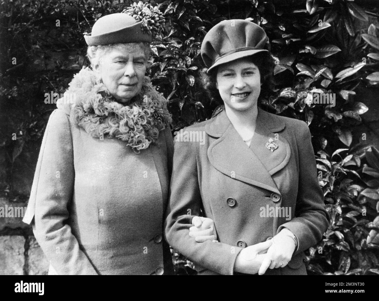 La regina Mary e la principessa Elizabeth Foto Stock