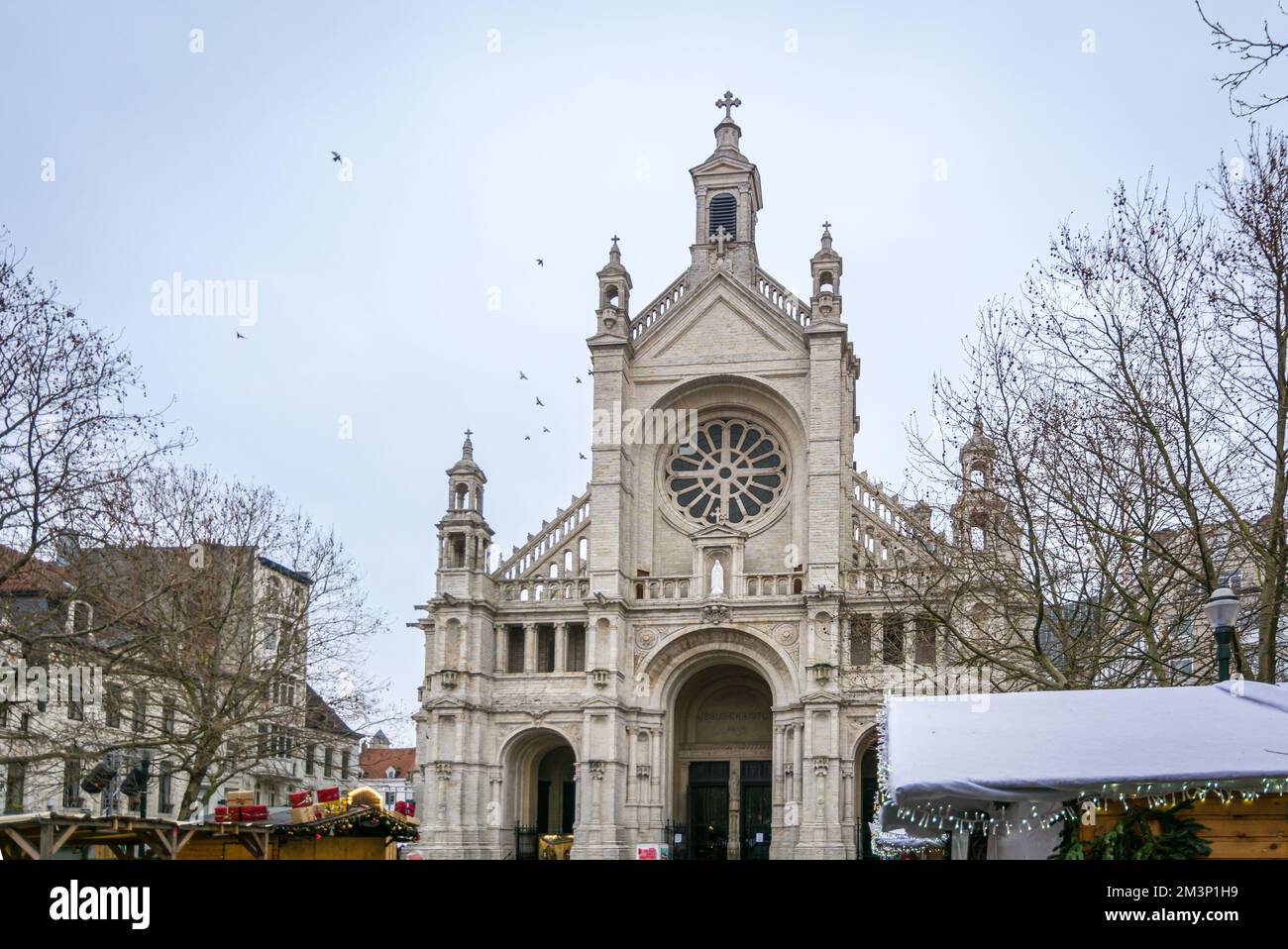 Chiesa parrocchiale romana di Santa Caterina (15tth ° secolo) nel quartiere Sainte-Catherine di Bruxelles, Belgio, Europa Foto Stock