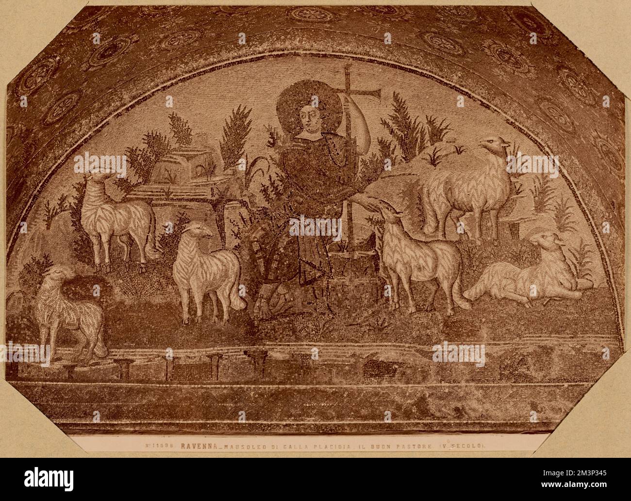 Ravenna. Mausoleo di Galla Placidia. Il buon pastore. (V. secolo) , Antichità, mosaici, Mausoleo di Galla Placidia Ravenna, Italia. Collezione Nicholas Catsimpoolas Foto Stock