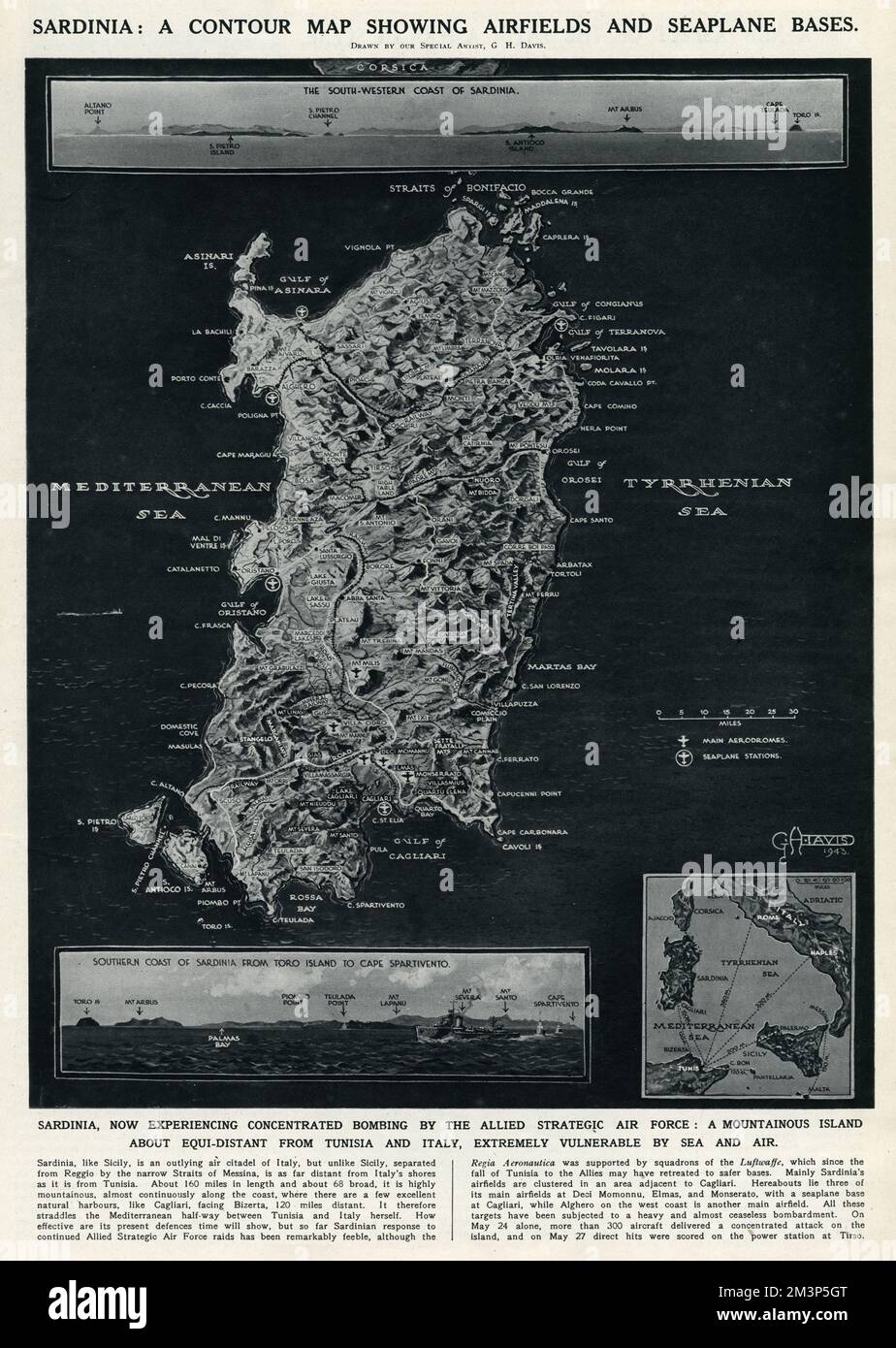 Una mappa contornata della Sardegna, che mostra i campi aerei e le basi degli idrovolanti durante la seconda guerra mondiale. L'isola stava sperimentando un bombardamento concentrato da parte delle forze aeree strategiche alleate. Data: 1943 Foto Stock