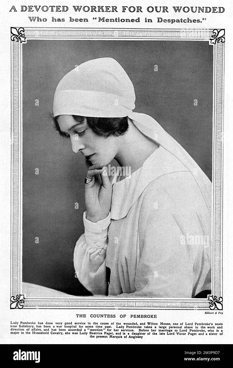 Beatrice Eleanor Pembroke (n饠Paget), contessa Pembroke (1883-1973), moglie del 15th conte di Pembroke; figlia del Signore Alexander Victor Paget. Raffigurata in uniforme durante la prima guerra mondiale, quando la sede del Duca, Wilton House, nei pressi di Salisbury, fu trasformata in un ospedale militare. Data: 1918 Foto Stock
