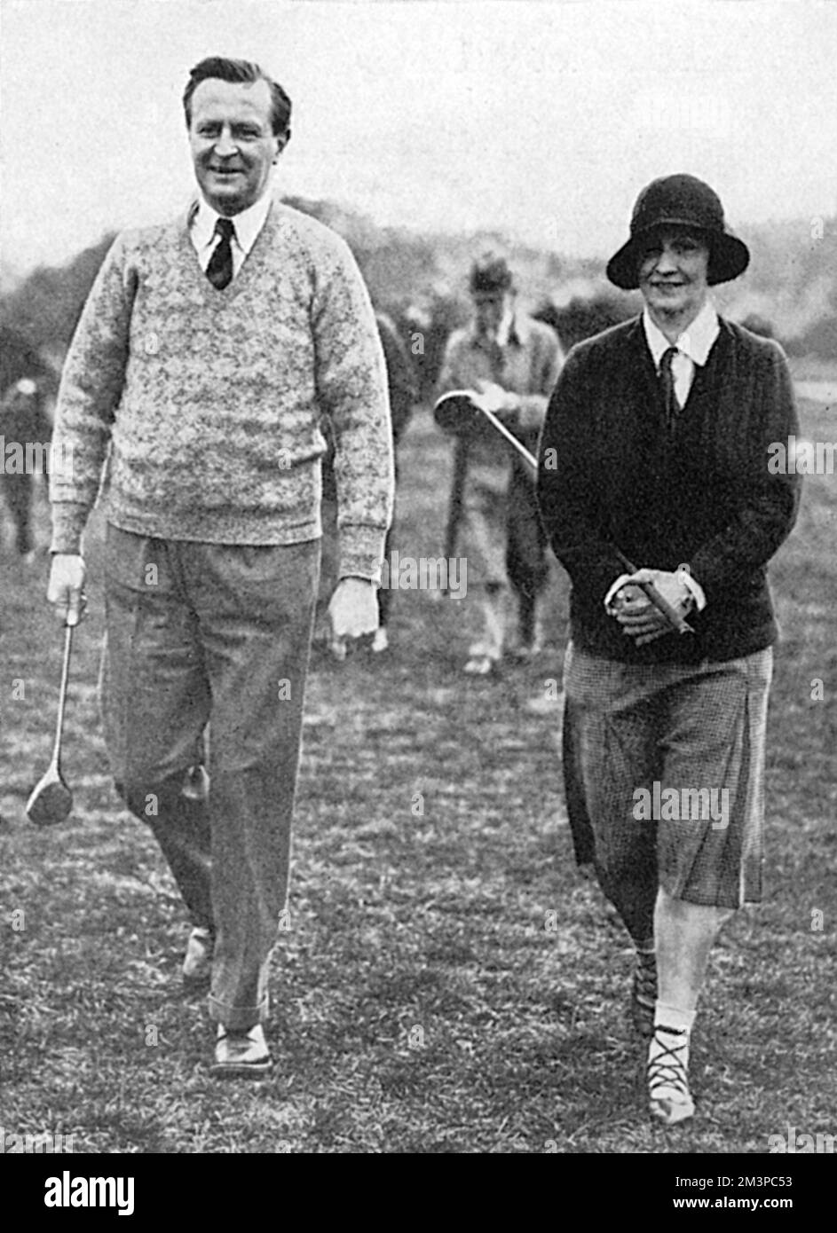 Oltre ottanta politici si sono riuniti a Walton Heath per contestare i primi giri della handicap parlamentare. Lady Astor è stata l'unica concorrente femminile e ha battuto Lord Lothian sull'ultimo green. Data: 1931 Foto Stock