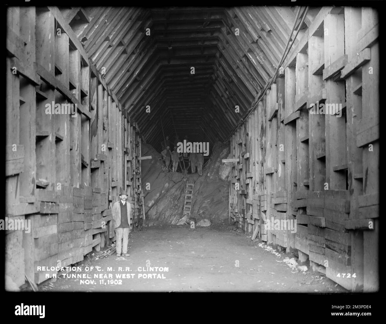 Releocation Central Massachusetts Railroad, tunnel vicino West Portal, Clinton, Mass., 11 novembre 1902 , opere d'acqua, infrastrutture ferroviarie, gallerie ferroviarie, cantieri edili Foto Stock