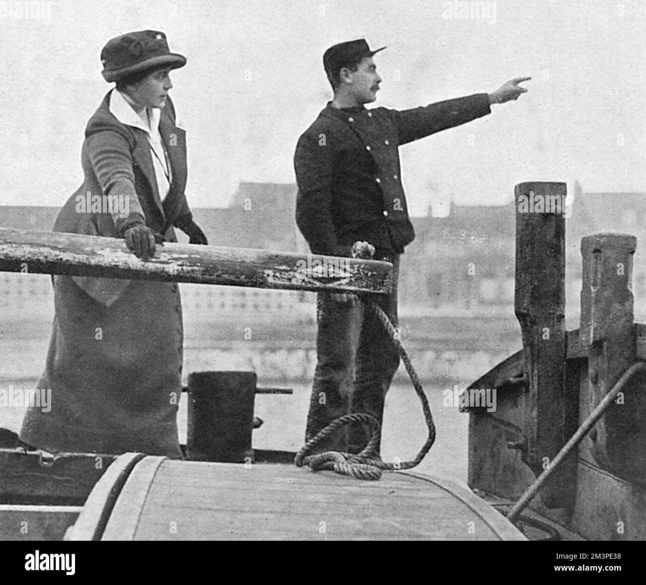 Maxine Elliott sulla sua chiatta sul canale Yser, prima guerra mondiale Foto Stock