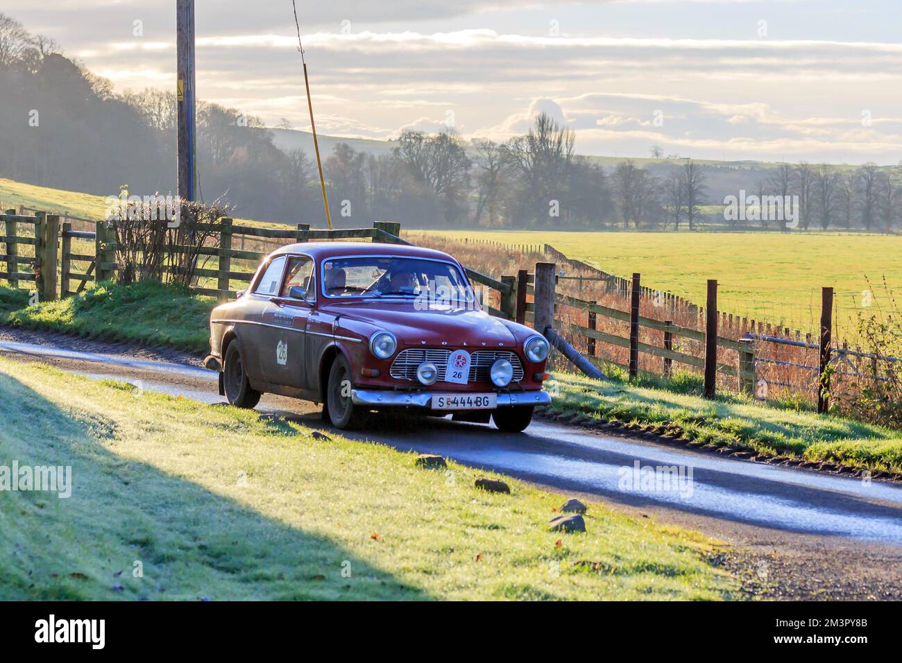 Middleshaw, Scozia - 05 dicembre 2022 : 1965 Volvo 122S auto in gara nella Hero le Jog Land alla fine del John o'Groats Reliability Trial Foto Stock