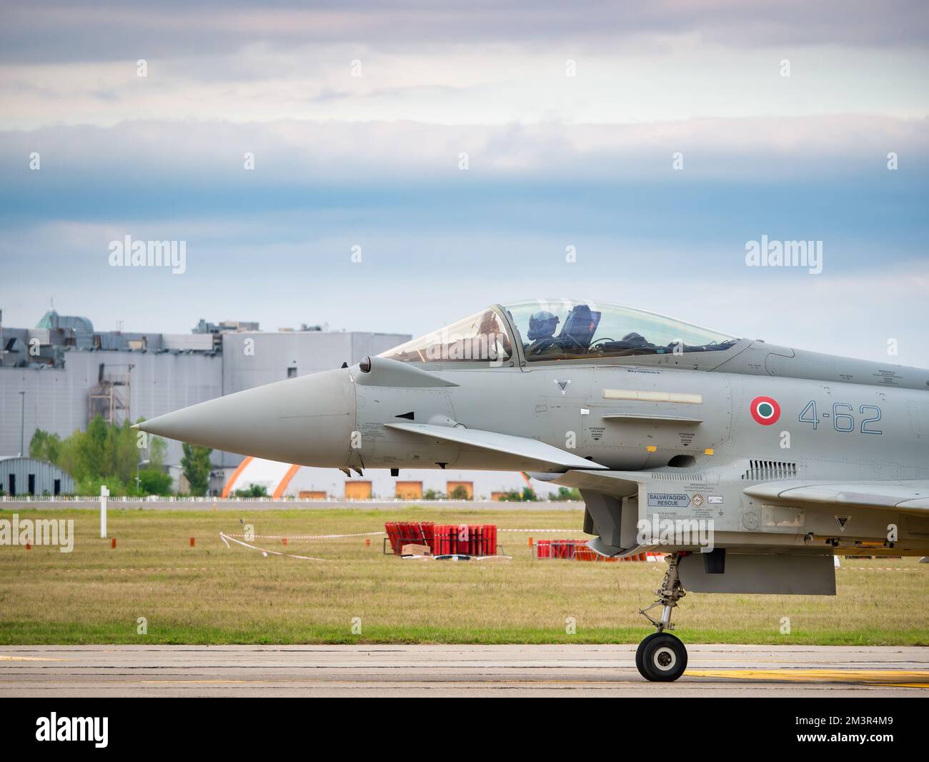 Bucarest, Romania - Settembre 2022: Eurofighter Typhoon dell'Aeronautica militare Italiana al Salone Internazionale dell'Aeronautica di Bucarest. Foto Stock