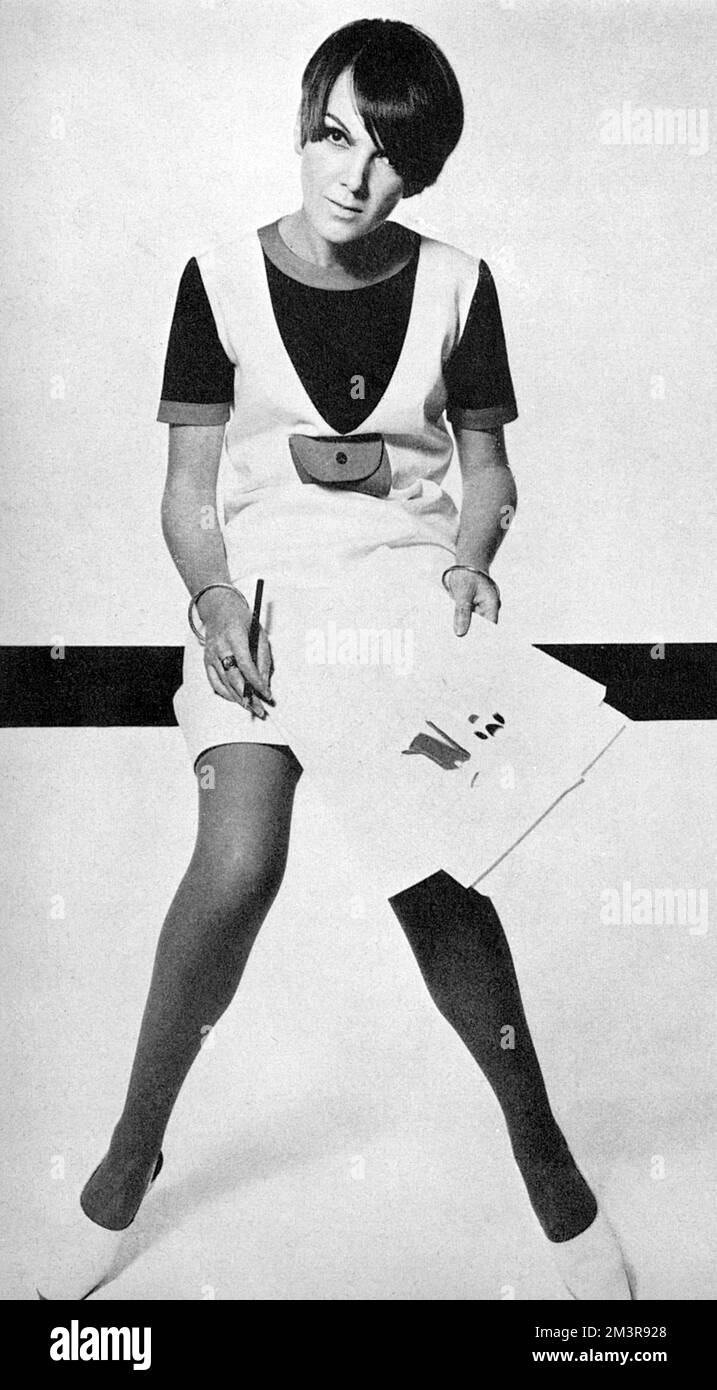Designer di moda britannico e icona degli anni Sessanta, Mary Quant. Data: 1966 Foto Stock