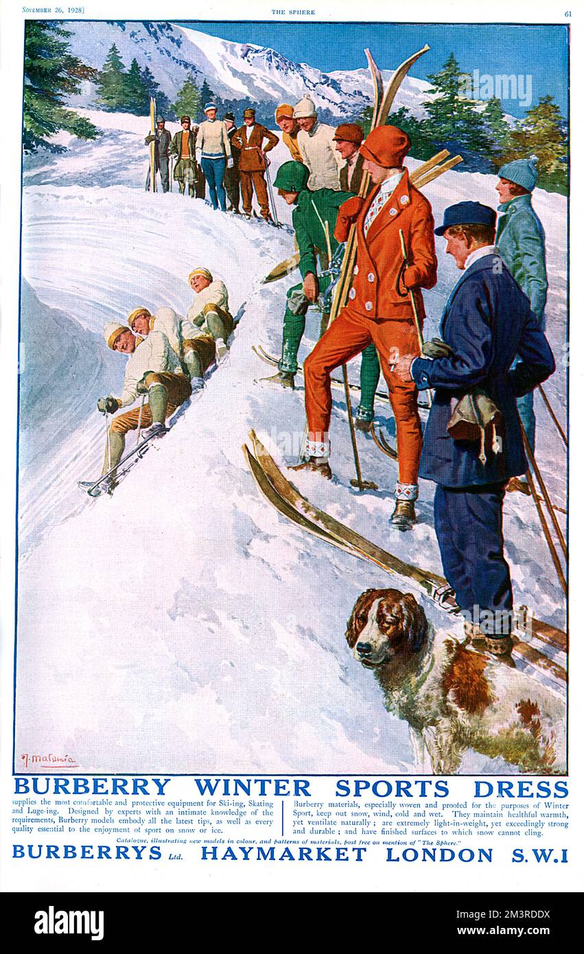 Gli spettatori ammirano una squadra di sportivi in abiti corrispondenti velocità passato su una forma di bob o luge. Data: 1928 Foto Stock