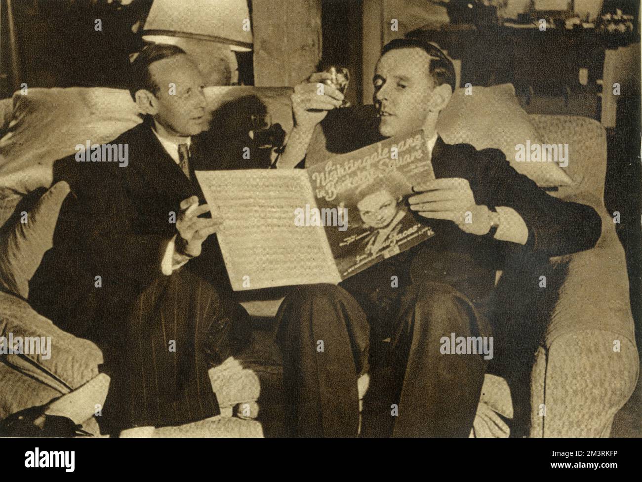 Manning Sherwin e Eric Maschwitz, 1940 anni Foto Stock