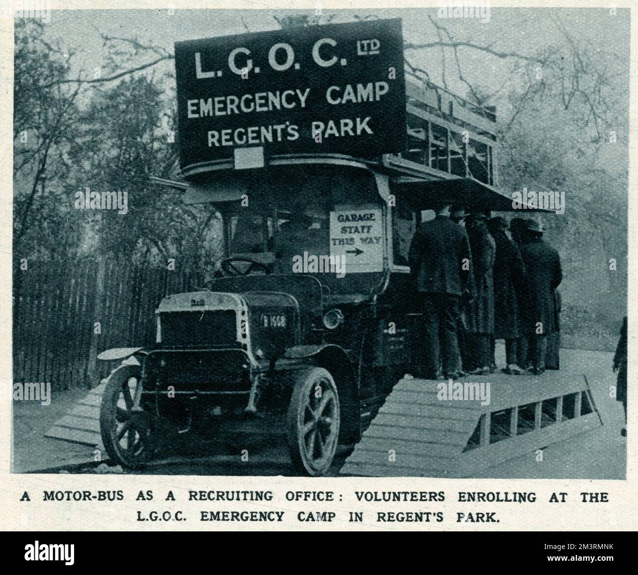 Recuiting volontari per la guida in autobus 1926 Foto Stock