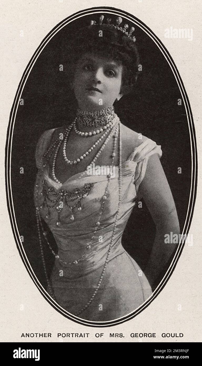 Edith Mary Kingdon (1864 - 1921), attrice americana di successo. Sposato con George Jay Gould, finanziere americano e ferrovia. Indossando un abito pesantemente gioiellato e le sue 'famose' corde di perle. 1909 Foto Stock