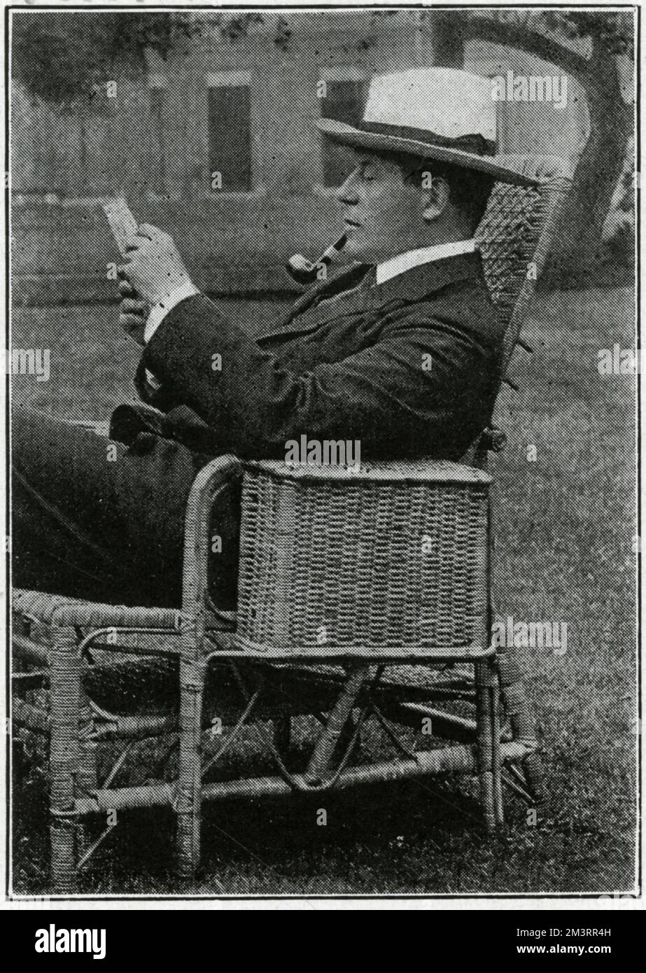 Owen Seaman (1861 - 1936), scrittore, giornalista e poeta britannico. E' meglio conosciuto come editore di Punch, dal 1906 al 1932. Autore anche di 'A Harvest of Chff' e 'The Battle of Bays'. Data: 1905 Foto Stock