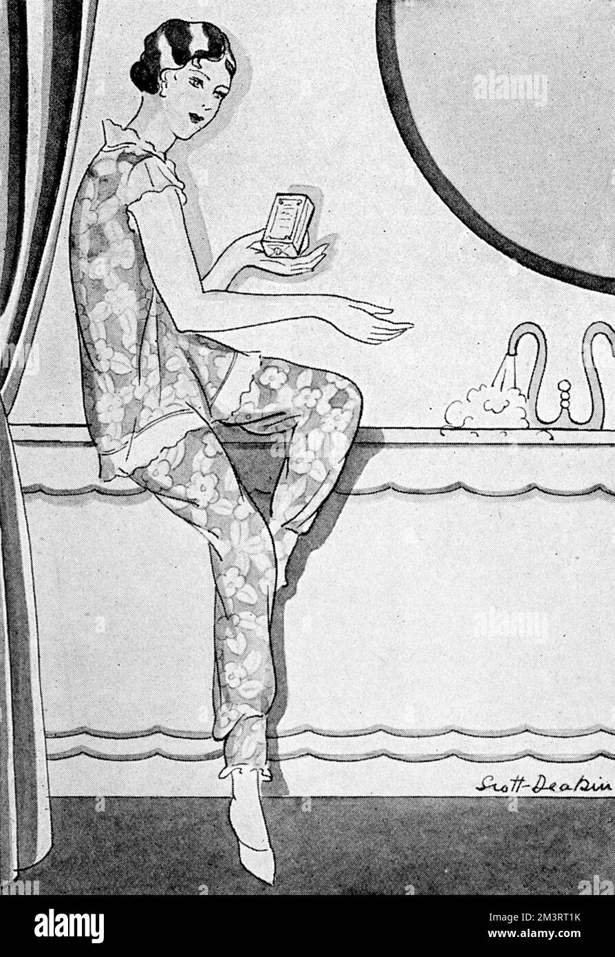 Una donna che aggiunge il famoso bagno di assottigliamento di Clark la saluta al suo bagno nella speranza di realizzare una figura sottile richiesta di moda moderna. 1928 Foto Stock