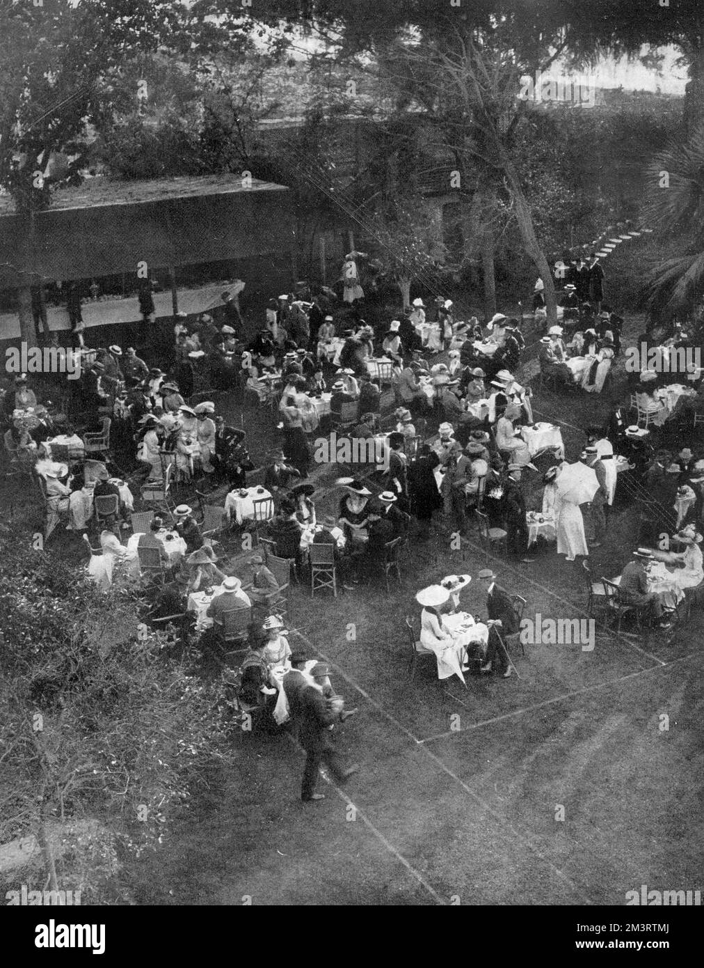 Cairo - festa in giardino tenuta da Lord Kitchener Foto Stock