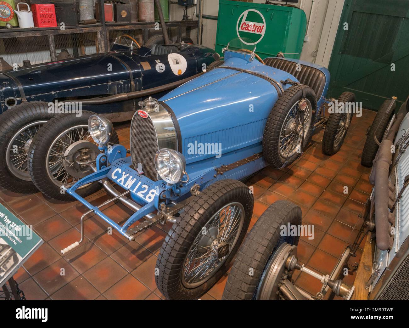 Un GP di tipo 37 Bugatti del 1926 al Grand Prix Exhibition, Brooklands Museum, Surrey, Regno Unito. Foto Stock