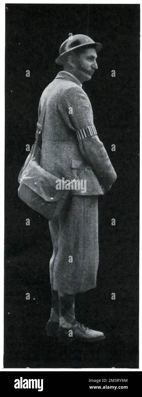 Un poliziotto temporaneo in tempo di guerra in uniforme, settembre 1939 Foto Stock