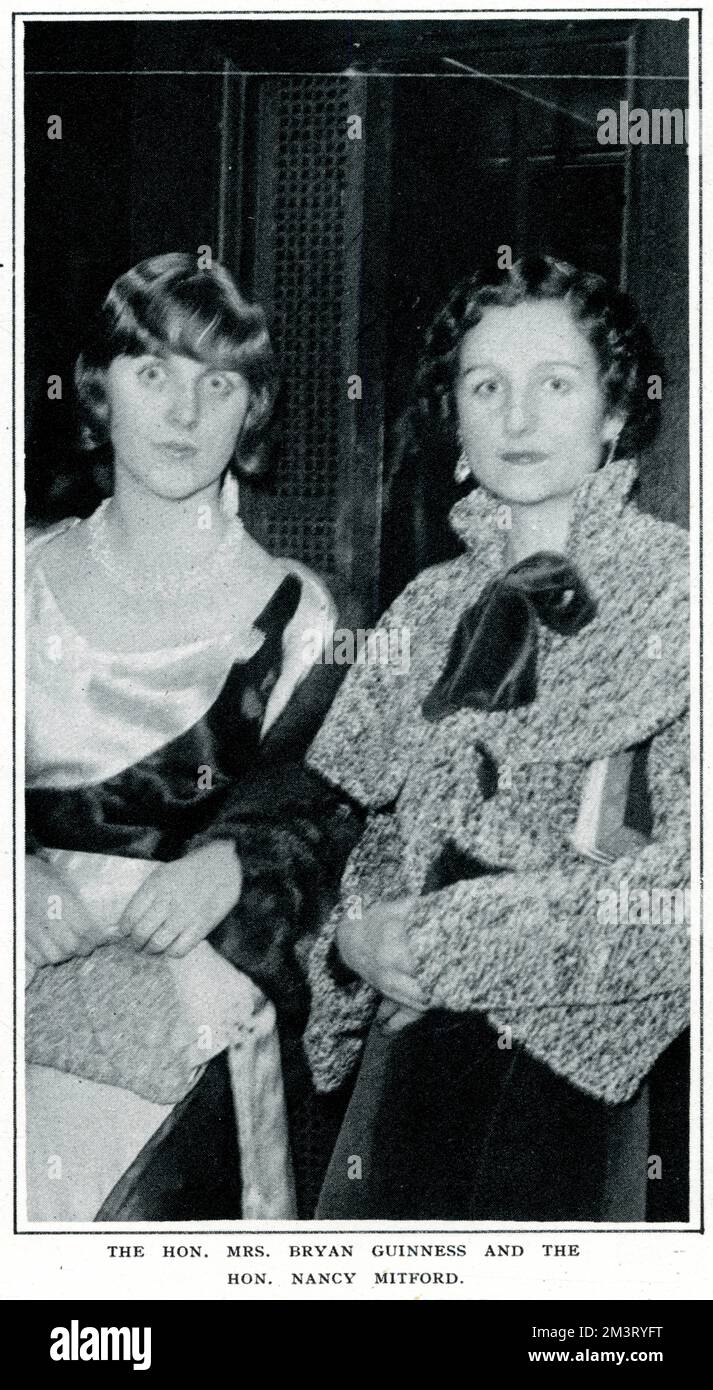 Diana e Nancy Mitford al Midnight Ballet Foto Stock