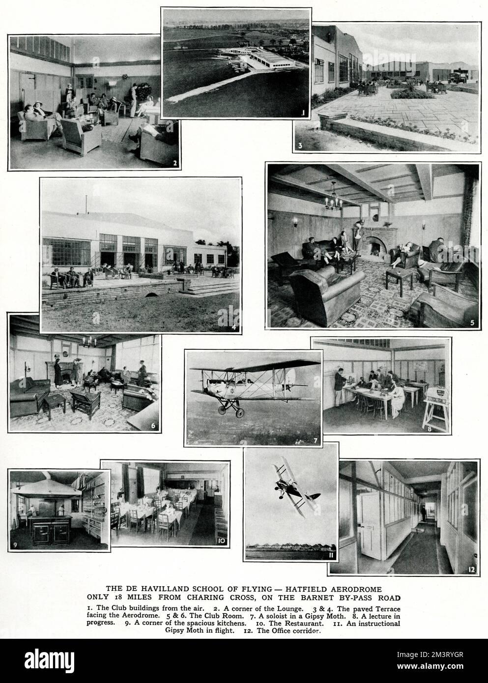 Pagina del Tatler con fotografie della Scuola De Havilland di volo all'aeroporto di Hatfield. Le foto mostrano gli edifici del club dall'aria, il salone, la terrazza pavimentata di fronte all'aerodromo, la sala club, una Gipsy Moth in volo, una conferenza in corso, le spaziose cucine, il ristorante e l'ufficio. La scuola aprì nel 1923 e avrebbe addestrato migliaia di aerei durante la seconda guerra mondiale. Ha chiuso nel 1953. Data: 1931 Foto Stock
