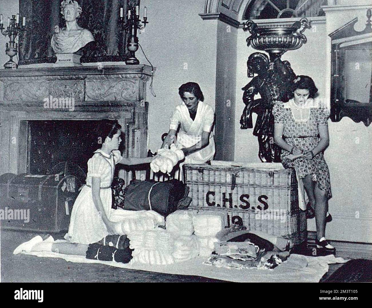 WW2 - Casa di campagna utilizzata come fabbrica di forniture mediche Foto Stock