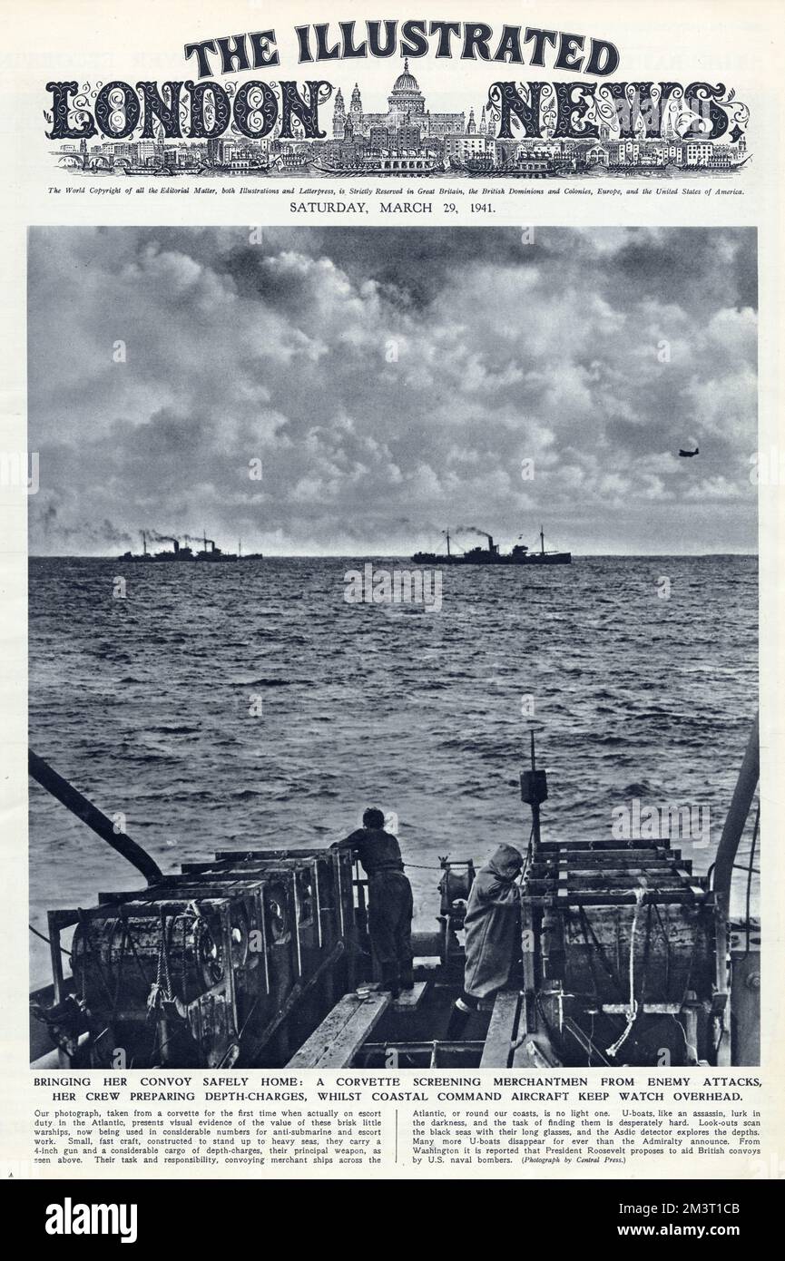 WW2 - Una corvette che proietta un convoglio di mercantili, portandoli a casa al sicuro protetti dagli attacchi nemici. 1941 Foto Stock