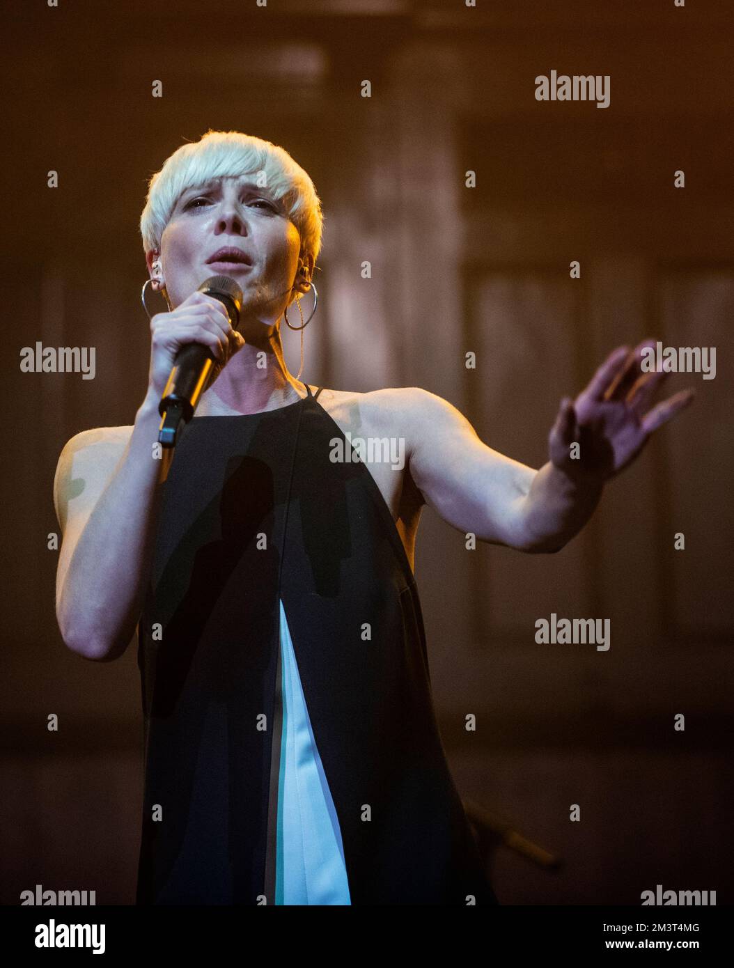 Mica Millar sul palco all'Albert Hall Manchester 2022 settembre Foto Stock