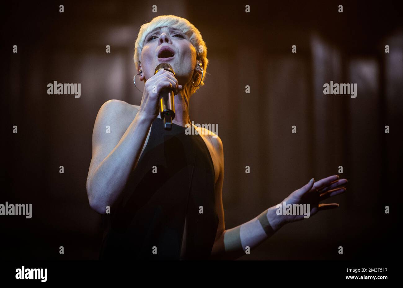 Mica Millar sul palco all'Albert Hall Manchester 2022 settembre Foto Stock