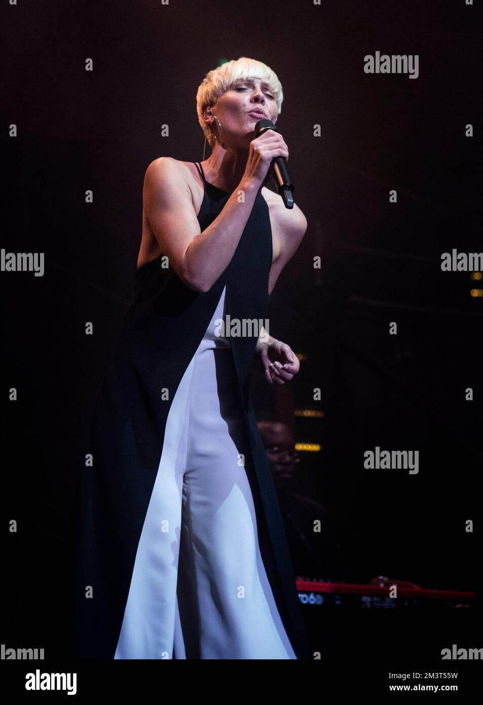 Mica Millar sul palco all'Albert Hall Manchester 2022 settembre Foto Stock