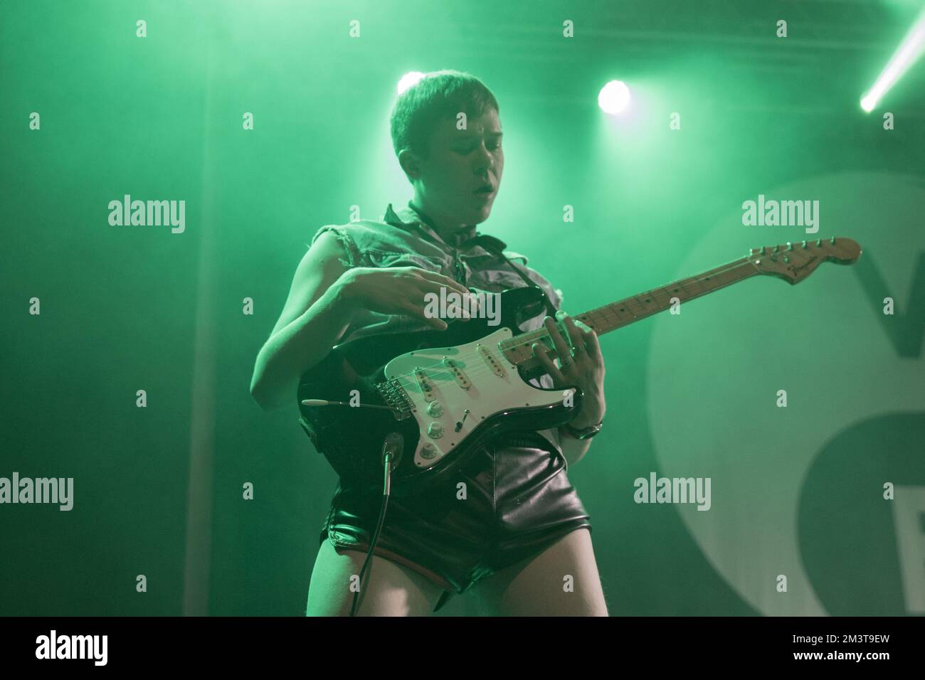 Milano, Lombardia, Italia. 15th Dec, 2022. I Viagra Boys vivono a Fabrique a Milano. (Credit Image: © Carlo Vergani/Pacific Press via ZUMA Press Wire) Foto Stock