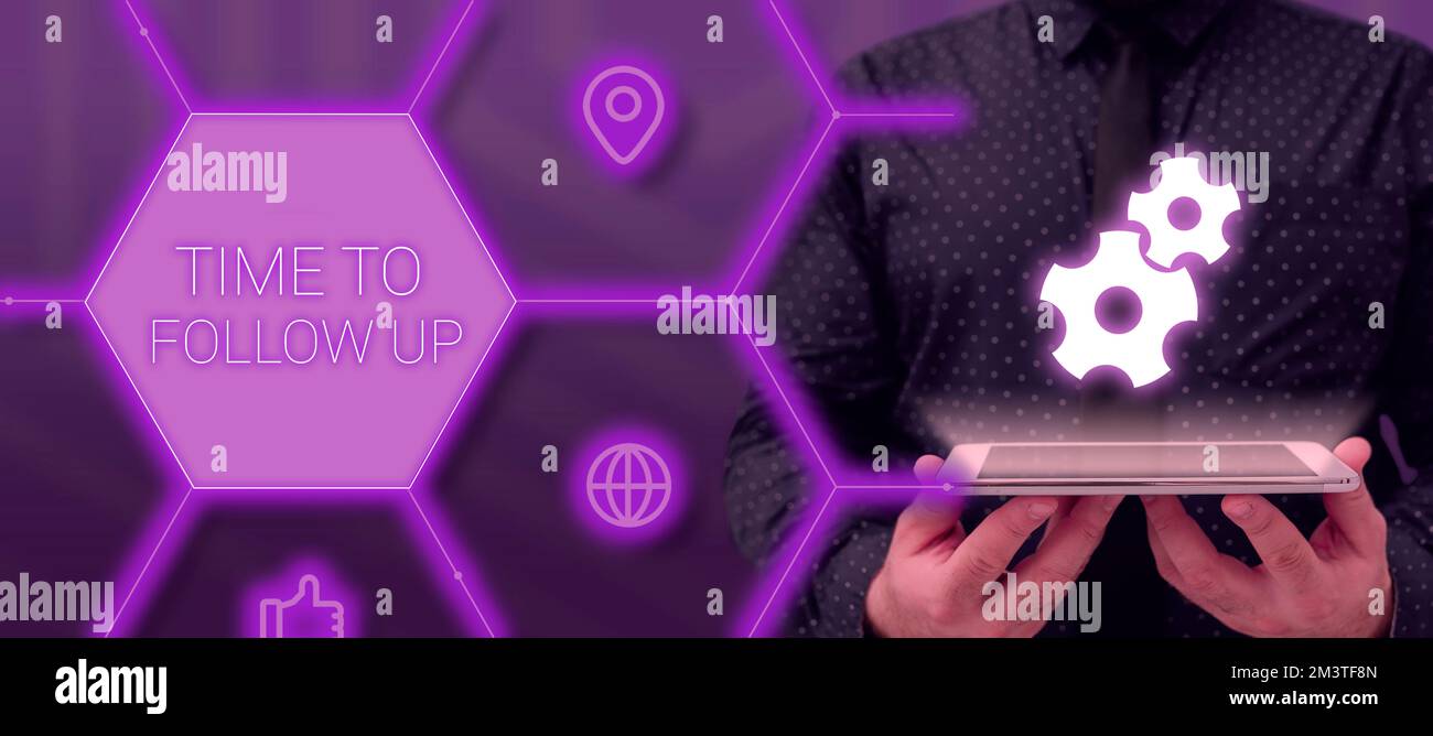 Testo che mostra il tempo di ispirazione per il follow-up. Parola scritta su richiesta dell'attività precedente o continuazione delle informazioni Foto Stock