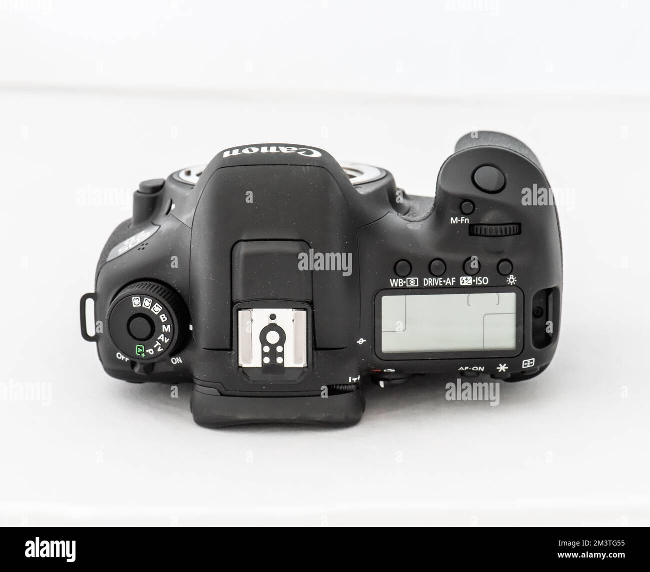 Gothenburg, Svezia - Maggio 21 2022: Foto di prodotto di studio di un corpo fotocamera reflex digitale Canon EOS 7D Mark II Foto Stock