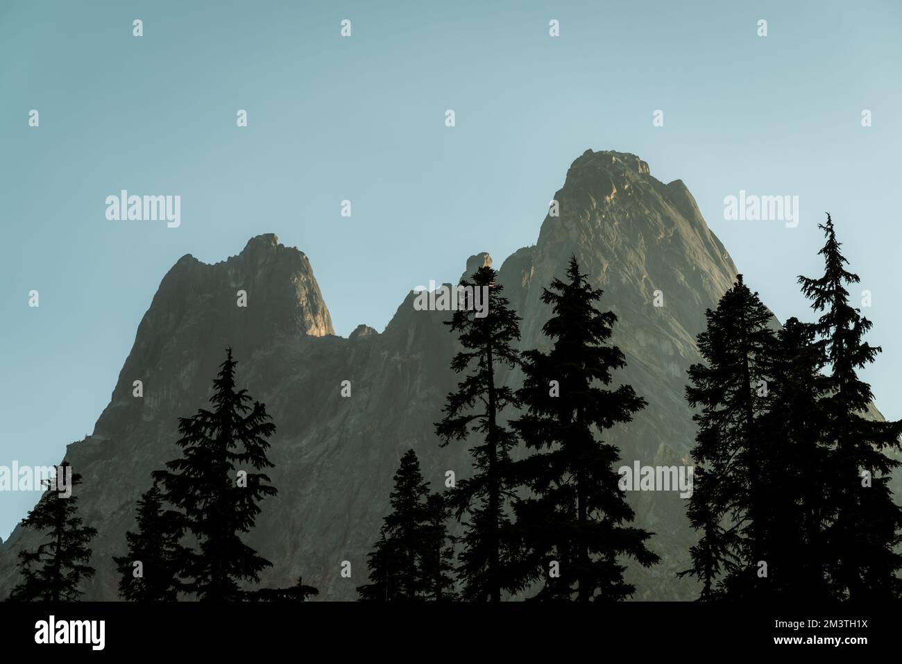 il washington pass si affaccia vicino all'entrata orientale del parco nazionale delle cascate settentrionali nel nord centrale di washington. Foto Stock