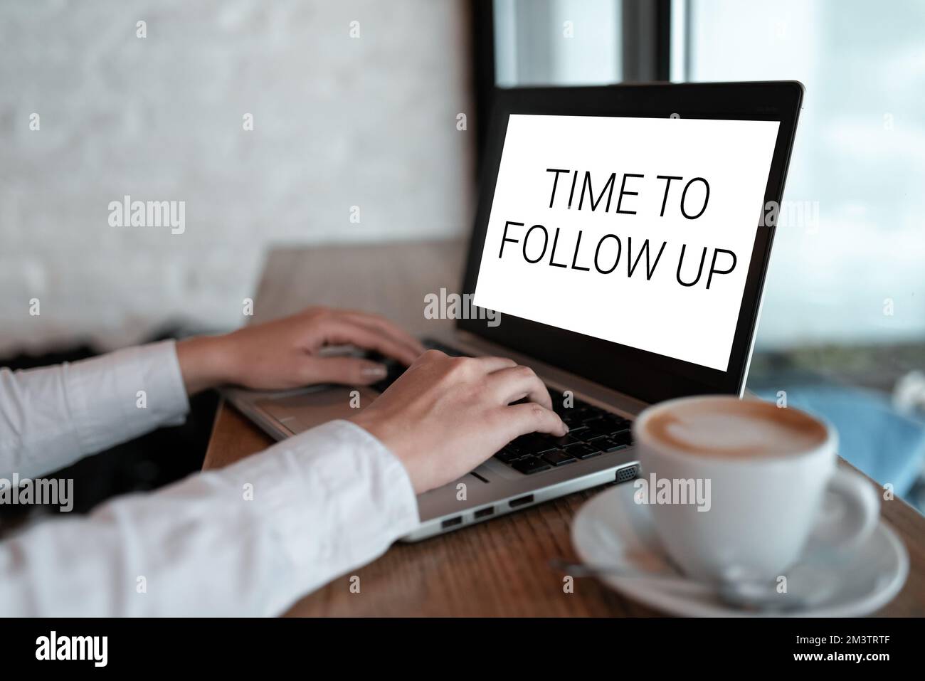 Ispirazione che mostra il tempo di registrazione per il follow-up, Word per la richiesta dell'attività precedente o la continuazione delle informazioni Foto Stock