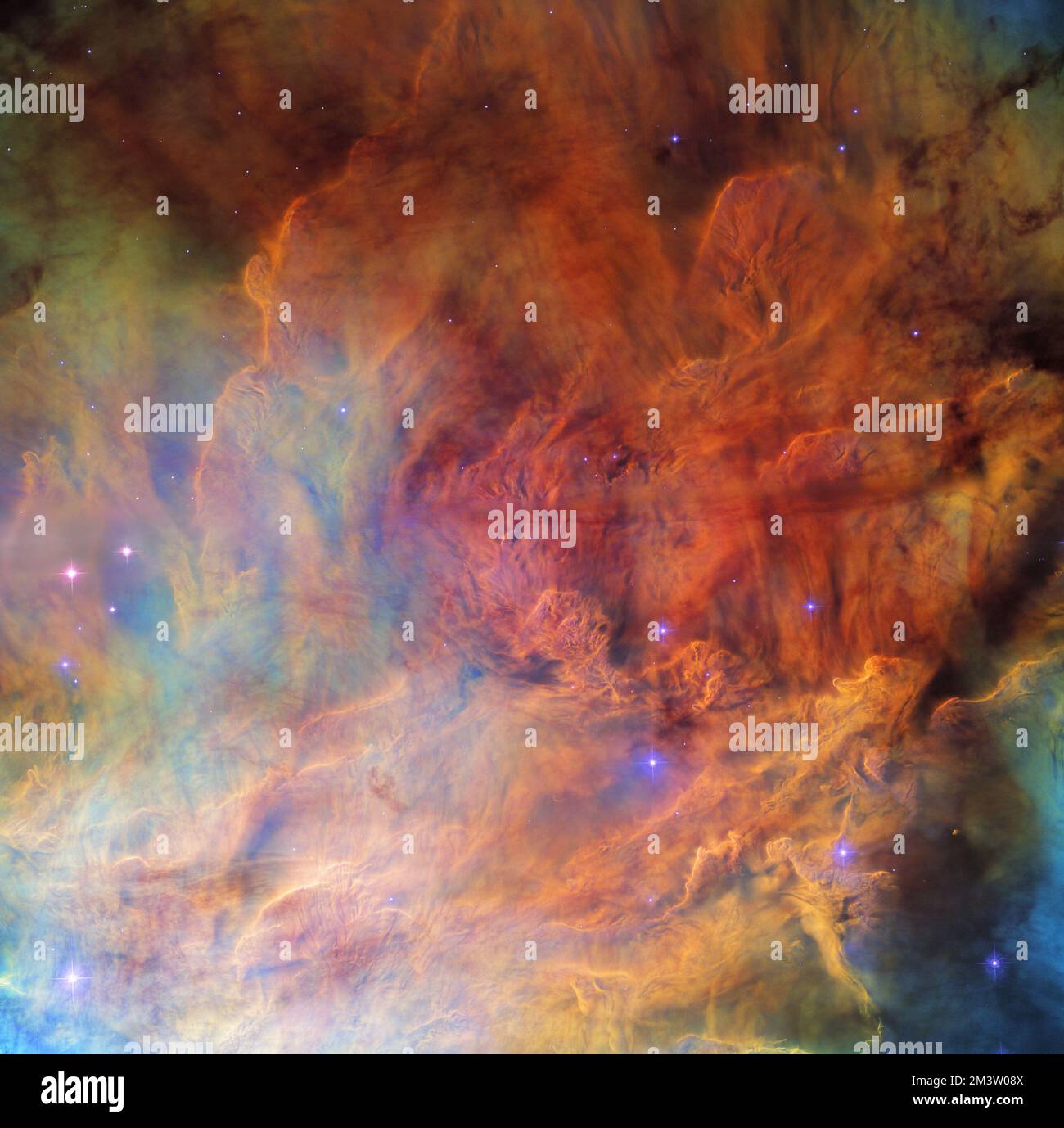 Spazio profondo. 16th Dec, 2022. Una parte del cluster aperto NGC 6530 appare come una parete di fumo ruggito costellato di stelle in questa immagine dal telescopio spaziale NASA/ESA Hubble. NGC 6530 è una collezione di diverse migliaia di stelle giacenti intorno a 4350 anni luce dalla Terra nella costellazione del Sagittario. Il cluster è situato all'interno della più grande Laguna Nebula, una gigantesca nube interstellare di gas e polvere. È la nebulosa che dà a questa immagine il suo aspetto distintamente smockey; le nuvole di gas interstellare e polvere si estendono da un lato all'altro di questa immagine. (Credit Image: © NASA/ESA/Hubble/ZUM Foto Stock