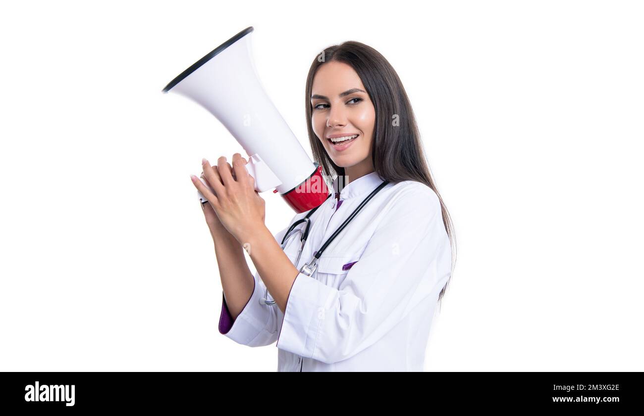 felice dottore annunciatore fare pubblicità in studio. foto dell'annunciatore medico indossare cappotto bianco. Foto Stock