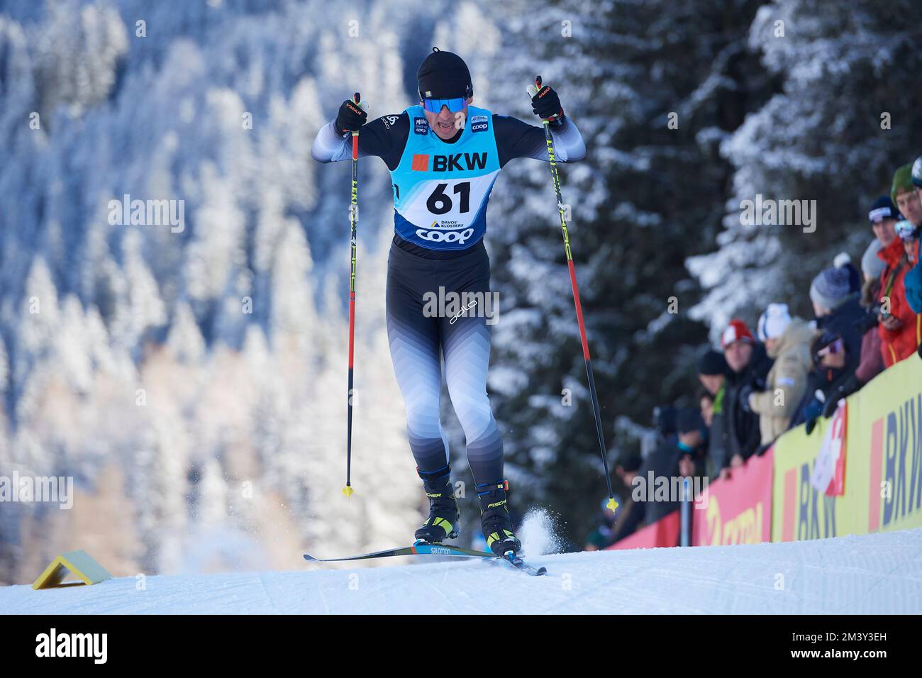 Davos, Schweiz, 17. Dicembre 2022. Strahinja Eric beim Sprint Rennen am FIS Langlauf Weltcup Davos Nordic 2022 a Davos. Foto Stock