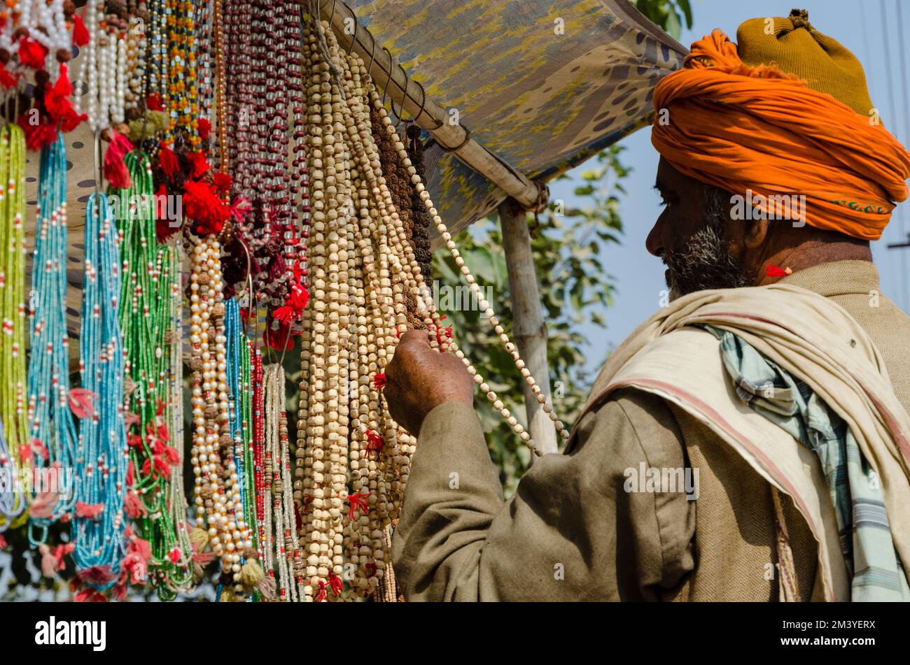 Mala pellegrina, usata per rituali religiosi a Sangam, la confluenza dei santi fiumi Ganges, Yamuna e Saraswati Foto Stock