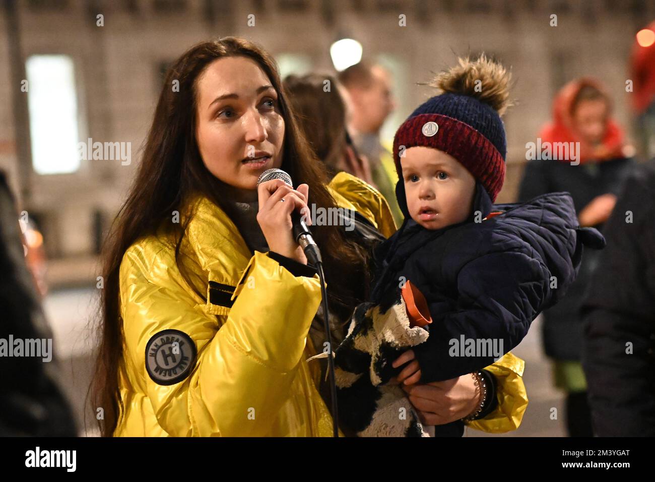 Londra, Regno Unito. 17th dicembre 2022. Protesta Ucraina - Stop Ecocide Ucraina decine di migliaia di persone e animali uccidono dopo l'invasione russa dell'Ucraina nel 17th dicembre 2022,. I manifestanti ucraini grida per più armi "armare l'Ucraina come hai promesso" sono coraggiosi difenderanno il loro paese, non c'è bisogno che gli Stati Uniti/Regno Unito/NATO combatteranno per noi. Ti basterà armarci come ti prometti fuori da Downing Street. Credit: Vedi li/Picture Capital/Alamy Live News Foto Stock