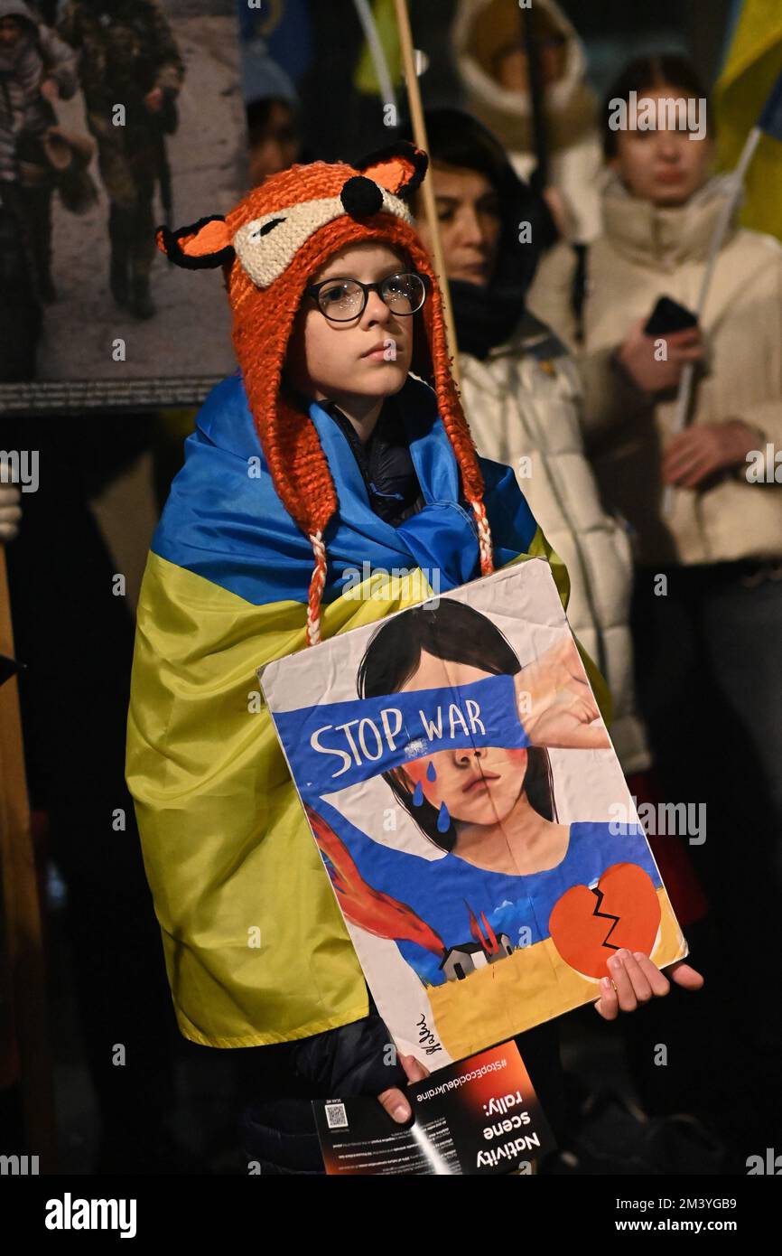 Londra, Regno Unito. 17th dicembre 2022. Protesta Ucraina - Stop Ecocide Ucraina decine di migliaia di persone e animali uccidono dopo l'invasione russa dell'Ucraina nel 17th dicembre 2022,. I manifestanti ucraini grida per più armi "armare l'Ucraina come hai promesso" sono coraggiosi difenderanno il loro paese, non c'è bisogno che gli Stati Uniti/Regno Unito/NATO combatteranno per noi. Ti basterà armarci come ti prometti fuori da Downing Street. Credit: Vedi li/Picture Capital/Alamy Live News Foto Stock