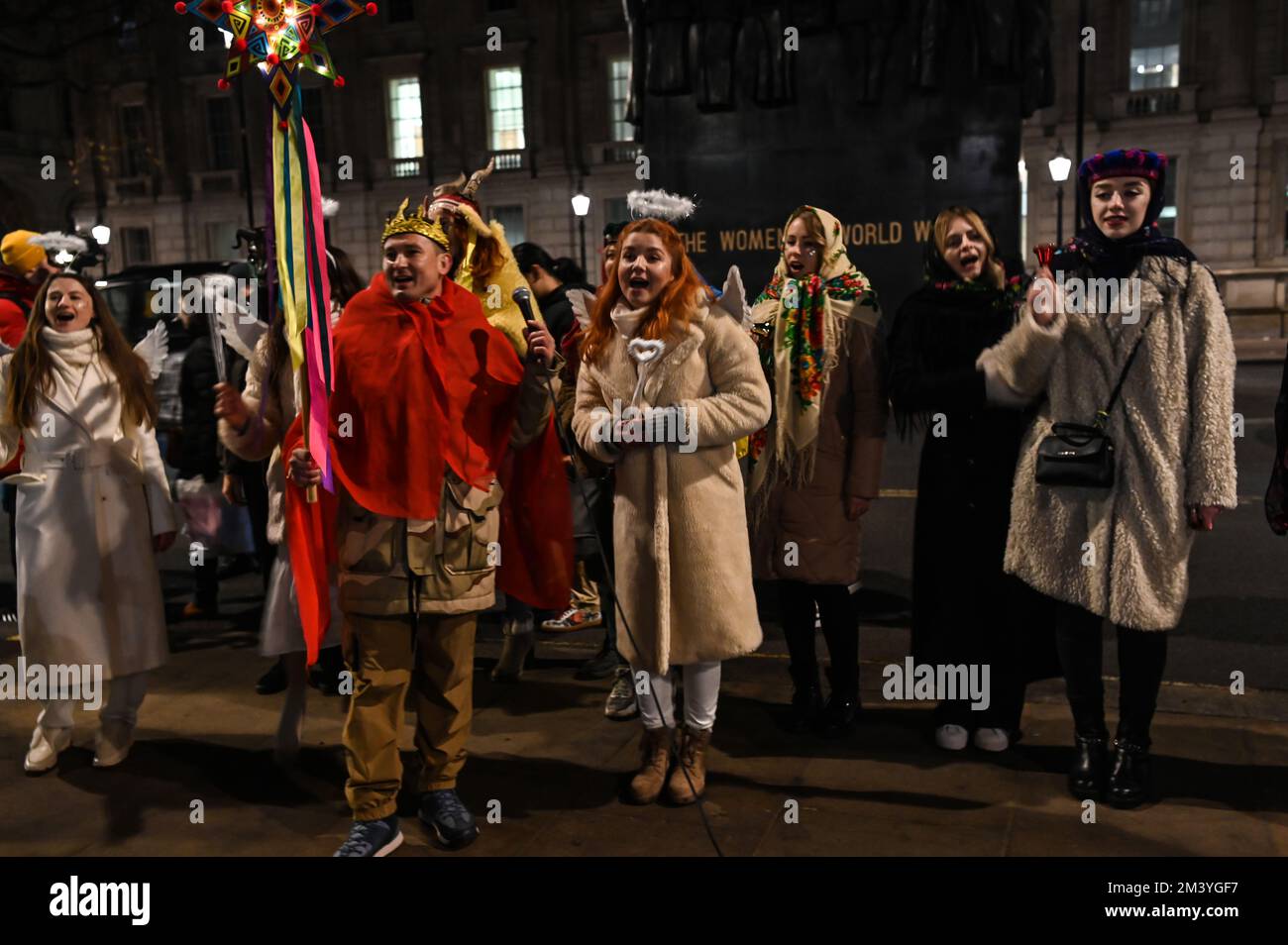 Londra, Regno Unito. 17th dicembre 2022. Protesta Ucraina - Stop Ecocide Ucraina decine di migliaia di persone e animali uccidono dopo l'invasione russa dell'Ucraina nel 17th dicembre 2022,. I manifestanti ucraini grida per più armi "armare l'Ucraina come hai promesso" sono coraggiosi difenderanno il loro paese, non c'è bisogno che gli Stati Uniti/Regno Unito/NATO combatteranno per noi. Ti basterà armarci come ti prometti fuori da Downing Street. Credit: Vedi li/Picture Capital/Alamy Live News Foto Stock