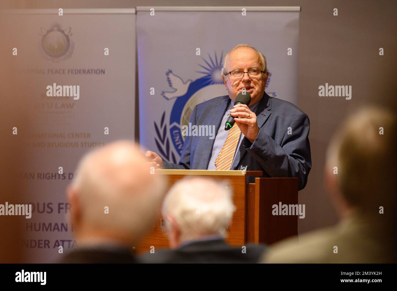 Peter Zöhrer interviene alla Conferenza "libertà religiosa – il diritto umano sotto attacco” a Bratislava, in Slovacchia. 2022/12/09. Foto Stock