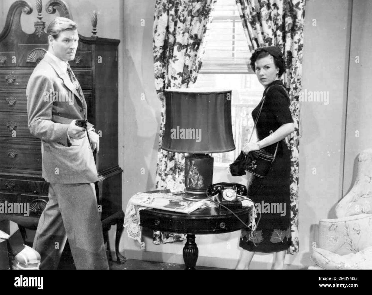FINGERPRINTS DON'T LIE 1951 Lippert Pictures film con Richard Travis e Sheila Ryan Foto Stock