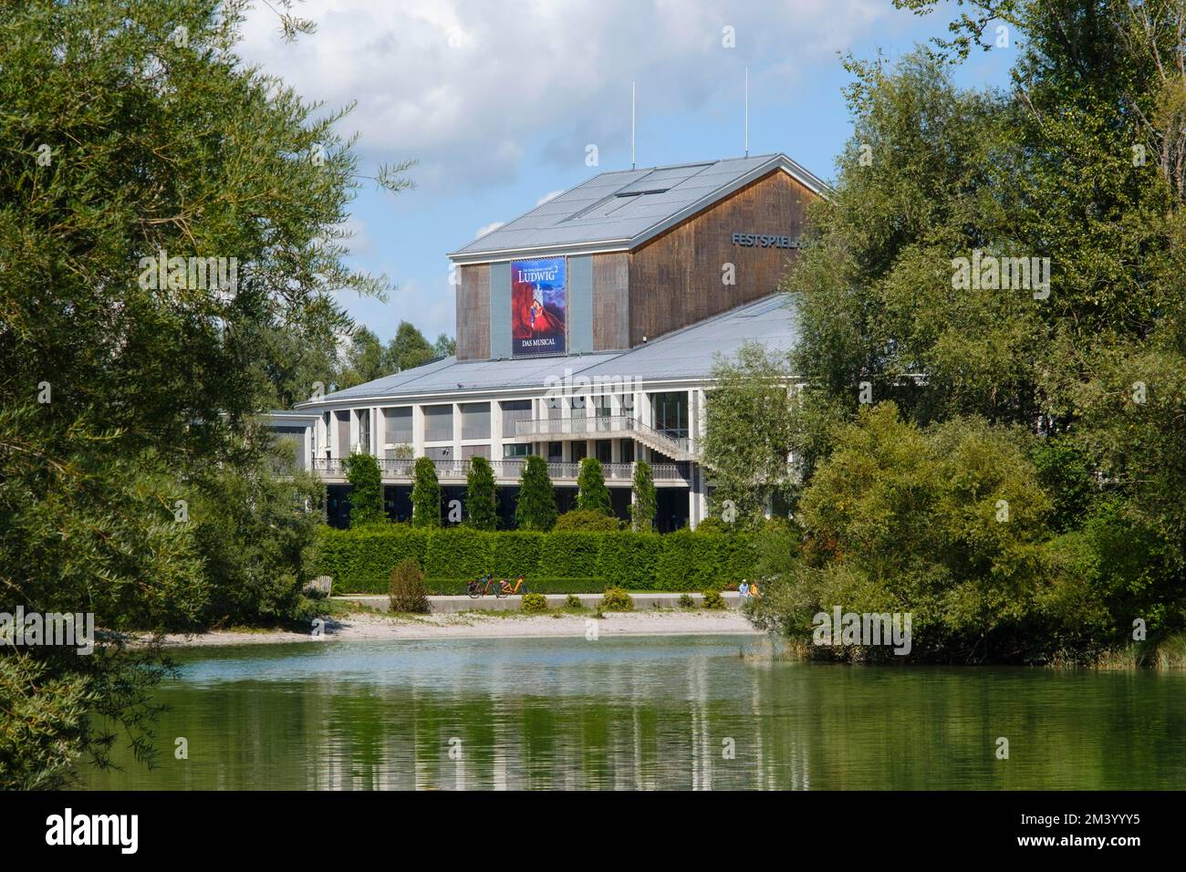 Teatro del Festival di Neuschwanstein sul lago Forggensee, Fuessen, Allgaeu, Swabia, Baviera, Germania Foto Stock