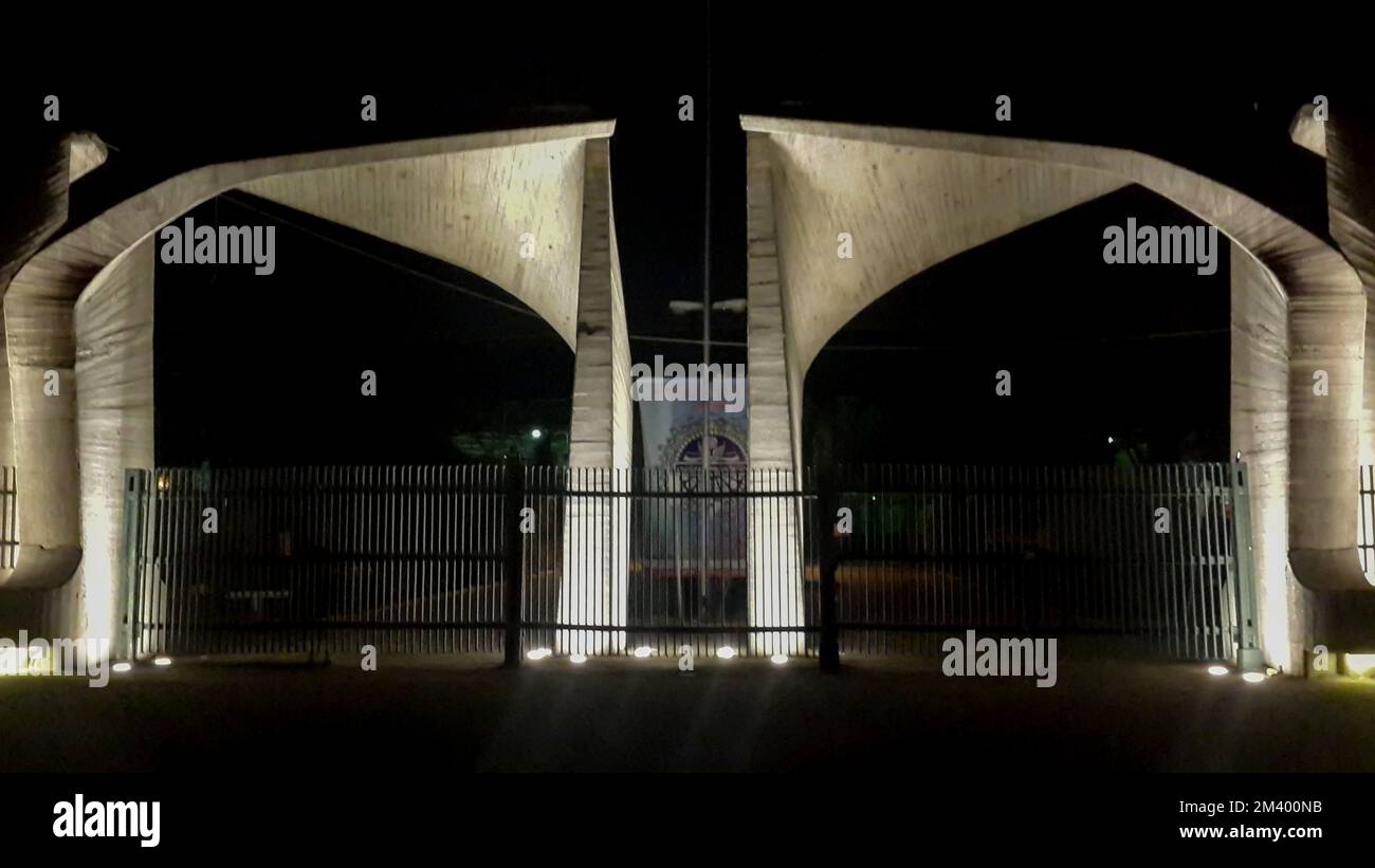 La porta dell'Università di Teheran, IRAN Foto Stock